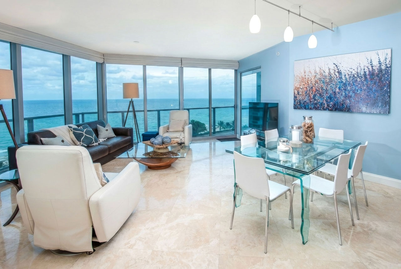 02-LivingRoom-1280 Living Room